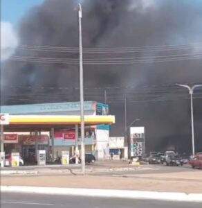 Incêndio gera grande nuvem de fumaça próximo ao retorno da Forquilha e mobiliza bombeiros