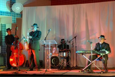 Blue Tree São Luís realiza jantar dançante com Calhau Jazz