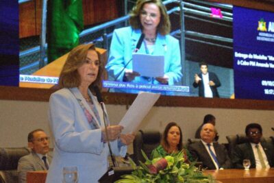 Homenagem que toca o coração: Assembleia concede título de cidadã maranhense à procuradora de Justiça Regina Rocha