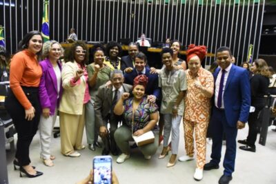 Câmara aprova projeto que torna Dia da Consciência Negra feriado nacional; texto vai à sanção