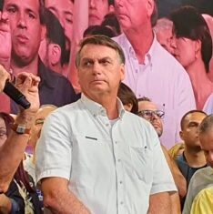 “Não sou de esquerda nem de direita, sou apenas conservador”, antigos aliados tentam se desvincular de Bolsonaro e brigam em grupo de whatsapp