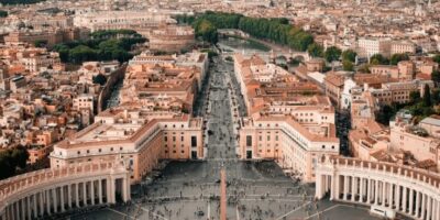 Lula se reúne no Vaticano com o papa Leão XIV e discute fé, desigualdade e combate à fome