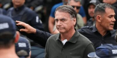 Defesa de Bolsonaro pede revisão de pena e aponta falhas em julgamento do STF