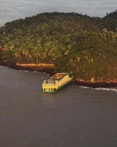 Ferry que havia encalhado na Ilha do Cajual retoma operação na travessia entre São Luís e Cujupe
