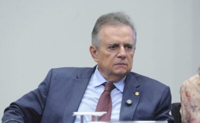 Comissão aprova projeto que torna obrigatório comissário de bordo fluente em português em voos passando pelo Brasil