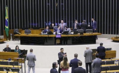 Câmara deve votar projetos sobre falsificação de bebidas e enfrentamento ao câncer de mama