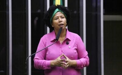 Comissão aprova cadastro nacional para intérpretes de Libras