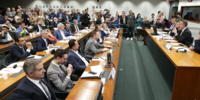 Conselho de Ética arquiva representação contra Eduardo Bolsonaro