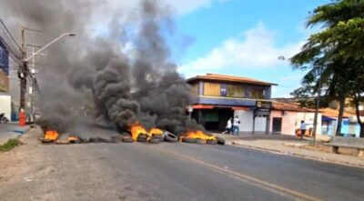 Moradores do Jardim América, em São Luís, protestam após ataques a tiros e morte de jovem