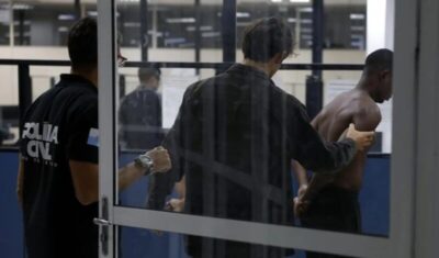 Ministros farão reunião de emergência com Castro nesta quarta-feira