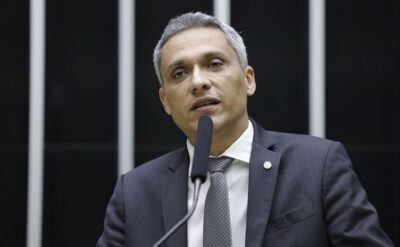 Moraes suspende ação penal contra deputado Gustavo Gayer