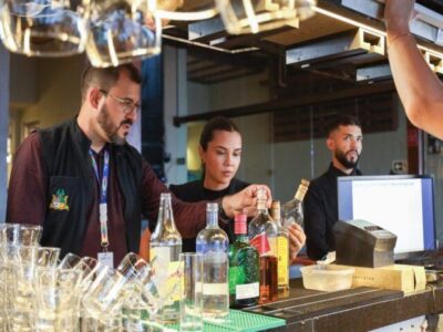 Bares são fiscalizados para prevenir risco de contaminação por metanol