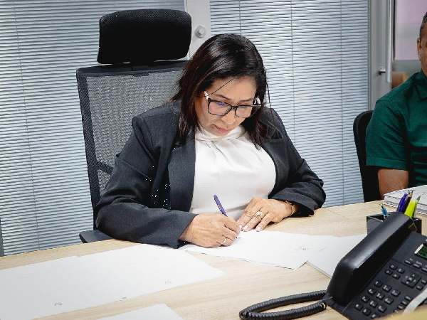 Prefeita de Paço do Lumiar, Paula Azevedo, aborda cenário político em carta aberta