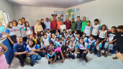MORADORES E ALUNOS DO POVOADO RIACHÃO DAS CALDAS SÃO BENEFICIADOS COM ESCOLA 100% REFORMADA