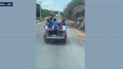 VÍDEO: Alunos são transportados em carroceria de picape na zona rural de Caxias