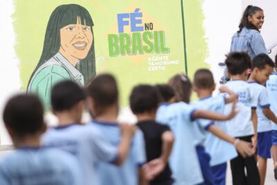 PNE: relatório sugere investimento de 7,5% do PIB para educação