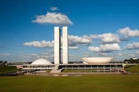 Congresso deve elevar Fundão Eleitoral para R$ 4,9 bilhões em 2026