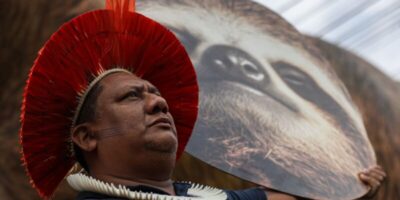 Indígenas pedem participação nos debates em manifestação na pré-COP30