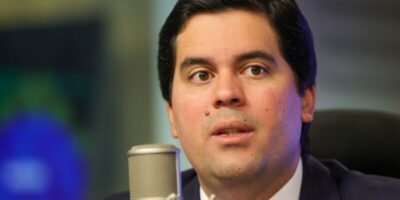 Partidos punem ministros do Esporte e Turismo por desobediência