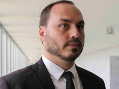 Carlos Bolsonaro será candidato ao Senado em 2026