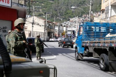 Rio apresentará plano para recuperar territórios ocupados pelo crime