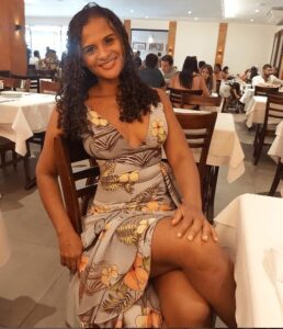 Secretária de Educação de Turiaçu usa mais uma vez a caneta para celebrar contrato de quase R$ 700 mil