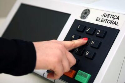 Número de filiados a partidos políticos cai pelo sexto mês consecutivo. Veja quem ganhou e quem perdeu