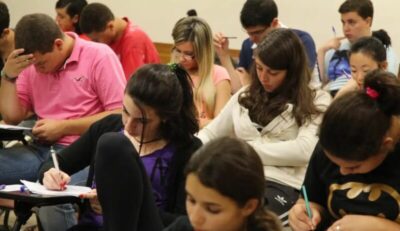 Câmara aprova pagamento de piso salarial dos professores para contratos temporários