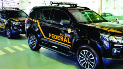 PF apreende documento com nomes de dez deputados durante prisão de assessora
