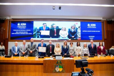 Assembleia homenageia personalidades em sessão solene. Os homenageados foram Raul Cancian Mochel, Anna Graziella Neiva Costa e Antônio Augusto Moura da Silva