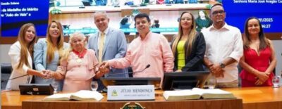 Bordadeira de indumentárias de bumba meu boi é homenageada pela Assembleia Legislativa