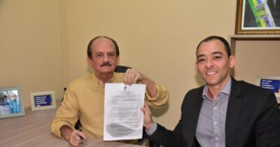 Dr. Julinho sanciona lei que garante quase 2.000 vagas em concurso público em São José de Ribamar