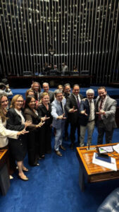 Senador Weverton elogia aprovação que amplia isenção do Imposto de Renda para trabalhadores que recebem até R$ 5 mil