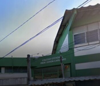 Quatro alunos, estão sendo acusados de tentar matar duas professoras