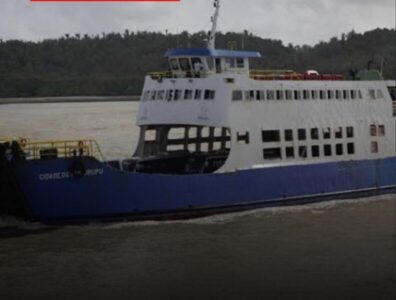 Uma mulher morreu dentro de um micro-ônibus que estava a bordo do ferry-boat Cidade de Pinheiro