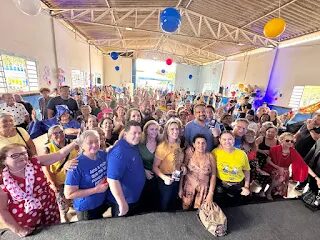 Celina Leão surpreende-se com situação curiosa no Festival da Pessoa Idosa em Cruzeiro-DF.