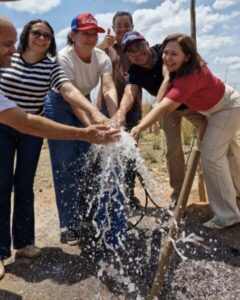 Prefeita Luciana Leocádio entrega novo sistema de abastecimento de água no Povoado Santa Maria