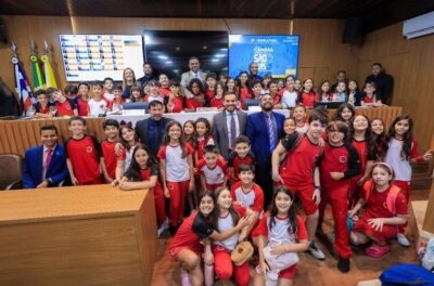 Alunos visitam a Câmara de São Luís e aprendem sobre o trabalho dos vereadores