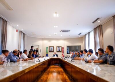 Governo Brandão chega à marca de 196 ambulâncias entregues este ano e dialoga com mais seis prefeitos