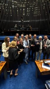 Senador Weverton elogia aprovação que amplia isenção do Imposto de Renda para trabalhadores que recebem até R$ 5 mil