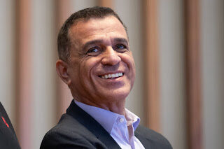 Postes de iluminação podem ser usados por equipamentos de internet gratuita