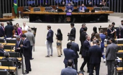 Deputados aprovam urgência para projeto contra mineração ilegal; acompanhe