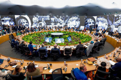 “É hora de transformar ambição em ação”, diz Lula em mesa redonda na Cúpula de Líderes da COP30