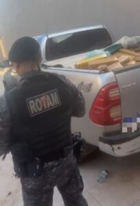 Operação integrada apreende grande quantidade de maconha e conduz três suspeitos no bairro La Belle Park