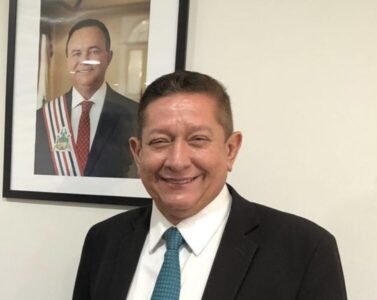 Morre o advogado e professor Dimas Salustiano