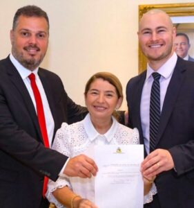 Pera aí. Como entender? Qual adjetivo se dar a esse tipo de atitude? Você escolhe!!!