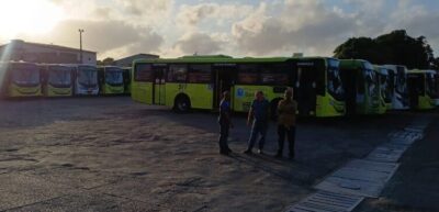 Rodoviários da empresa 1001 fazem paralização por falta de pagamento