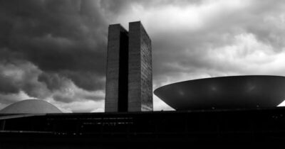 27 deputados e senadores devem disputar governos em 2026