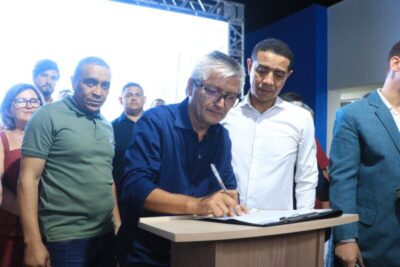 Eudes Barros entrega creche em Raposa e anuncia novas escolas e complexo esportivo