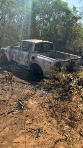 Corpo é encontrado dentro de caminhonete incendiada na BR-230 entre São Domingos do Azeitão e Pastos Bons